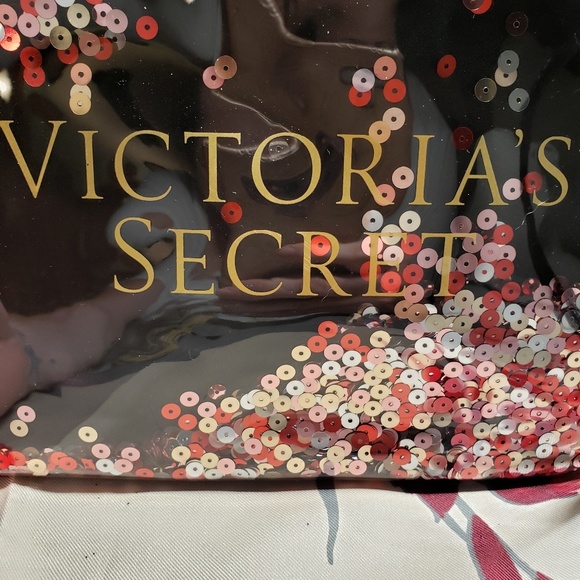 VS Wristlet - Picture 3 of 6